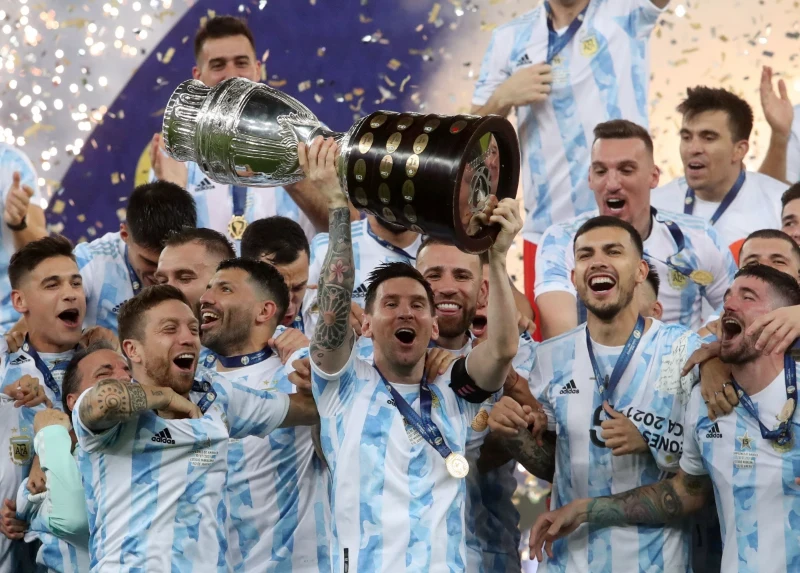 Đội tuyển Argentina ăn mừng vô địch Copa America 2021